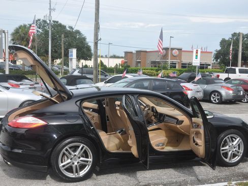 Used 2013 Porsche Panamera 4S image 24