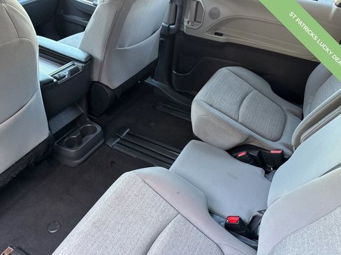 Used 2024 Toyota Sienna LE image 12