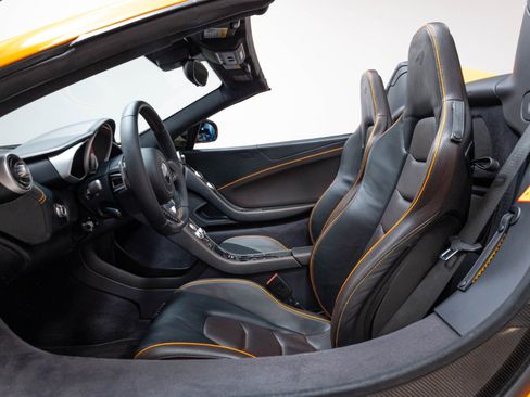 Used 2015 McLaren 650S Spider RWD image 9