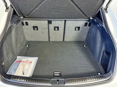 Used 2025 Porsche Macan image 22