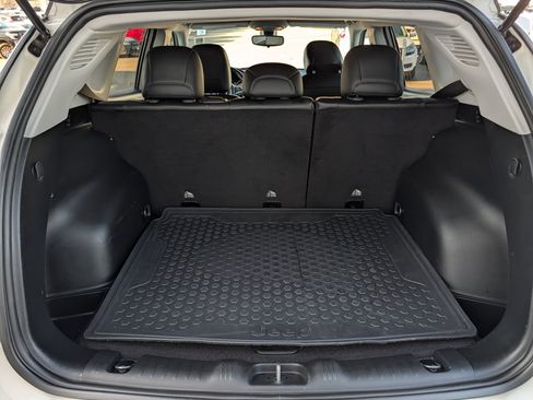 Used 2018 Jeep Compass Trailhawk w/ Cold Weather Group image 18