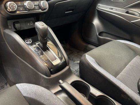 Used 2025 Nissan Versa SV FWD image 39
