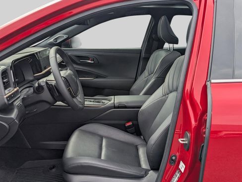 Used 2023 Toyota Crown Platinum image 17