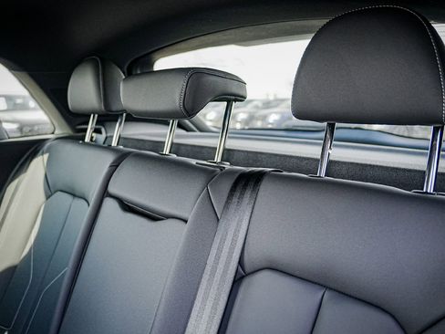 New 2025 Audi Q3 2.0T Premium image 28