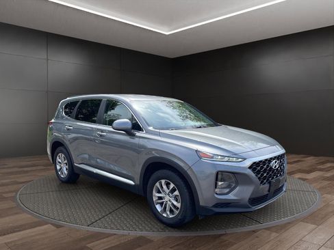 Used 2019 Hyundai Santa Fe SE AWD/4WD image 2