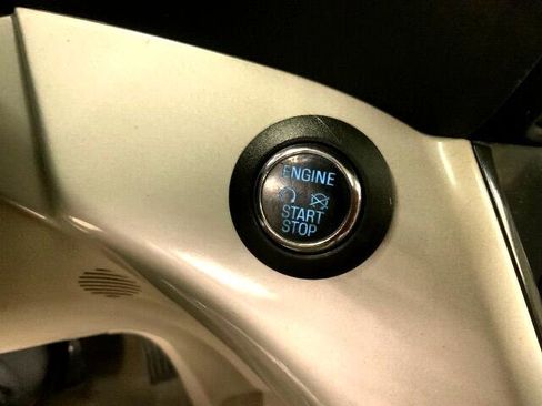 Used 2013 Ford C-MAX SEL image 21