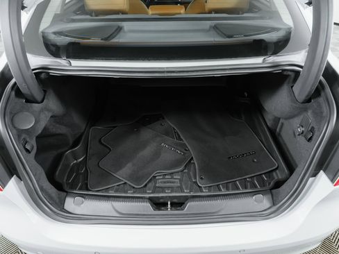 Used 2018 Jaguar XE Portfolio image 39