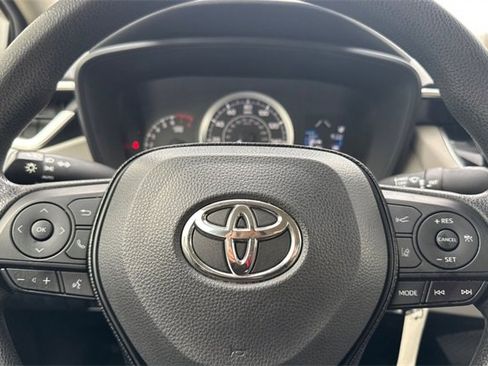 Used 2021 Toyota Corolla LE image 34