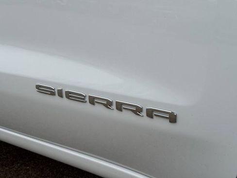New 2026 GMC Sierra 1500 SLE image 13