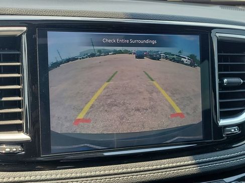 Used 2025 Chrysler Pacifica Limited FWD image 18