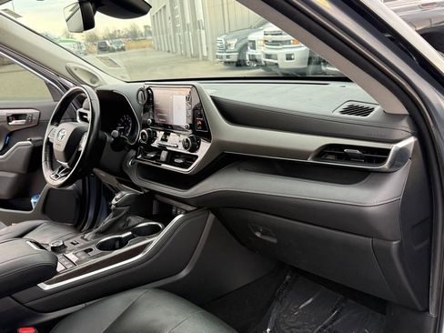 Used 2020 Toyota Highlander Limited image 19