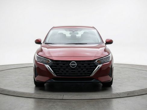 Used 2025 Nissan Sentra SV image 2