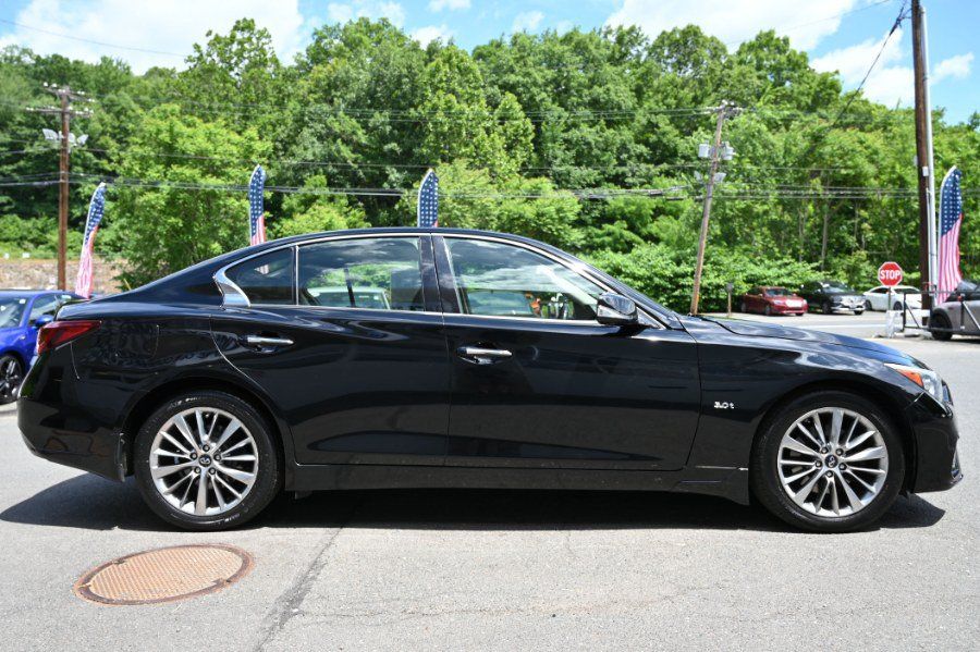 Used 2018 INFINITI Q50 Luxe w/ Essential Package (3.0T Luxe) AWD/4WD image 7
