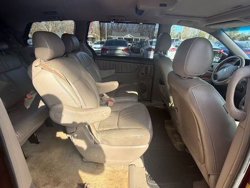 Used 2007 Toyota Sienna XLE Limited image 9