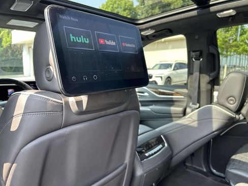 Certified 2024 Cadillac Escalade Sport Platinum w/ LPO, ONYX Package AWD/4WD image 13