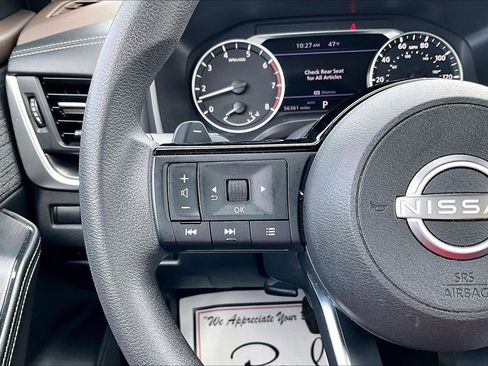 Used 2023 Nissan Rogue SV image 18