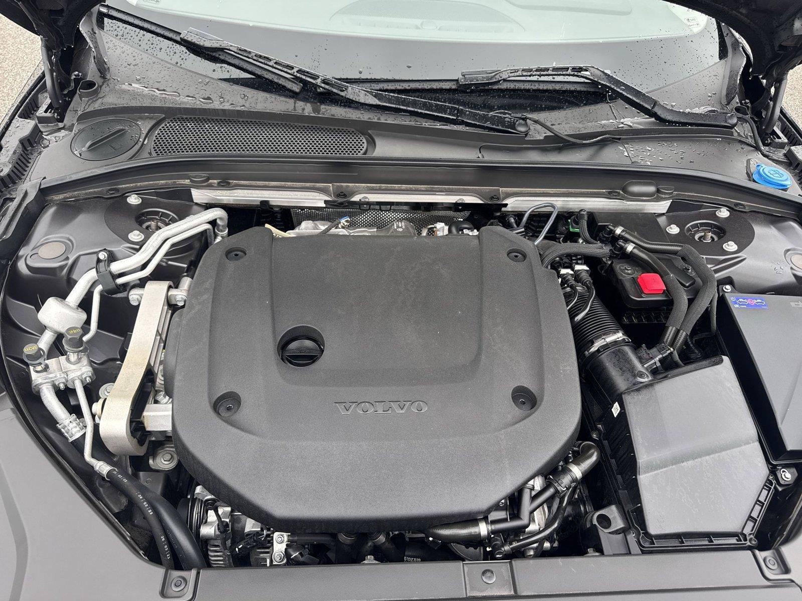 Used 2025 Volvo S90 B6 Plus AWD/4WD image 30