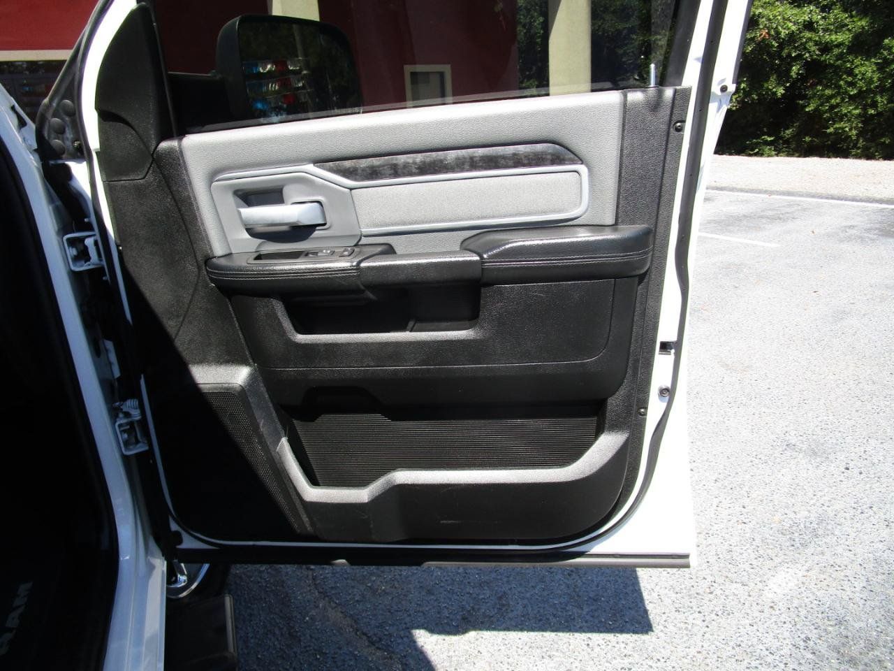Used 2022 RAM 2500 Big Horn AWD/4WD image 30