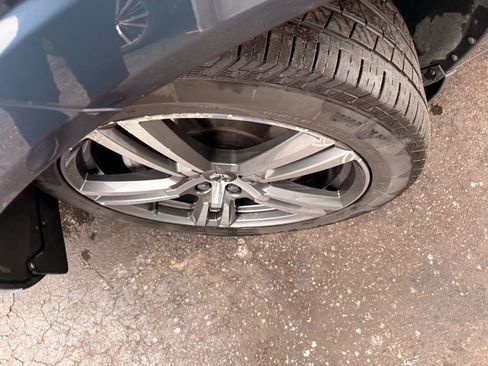 Used 2020 Volvo XC60 T5 Momentum w/ Protection Package image 38