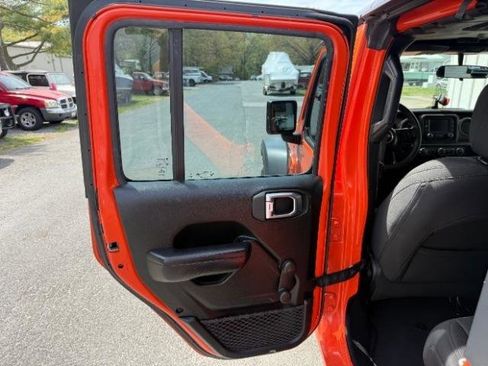 Used 2018 Jeep Wrangler Unlimited Sport image 16