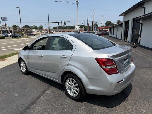Used 2017 Chevrolet Sonic LT w/ Convenience Package FWD image 3