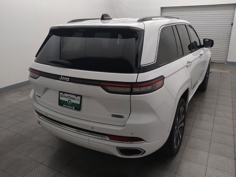 Used 2022 Jeep Grand Cherokee Overland w/ Luxury Tech Group IV AWD/4WD image 7