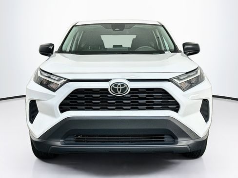 Used 2025 Toyota RAV4 LE AWD/4WD image 2