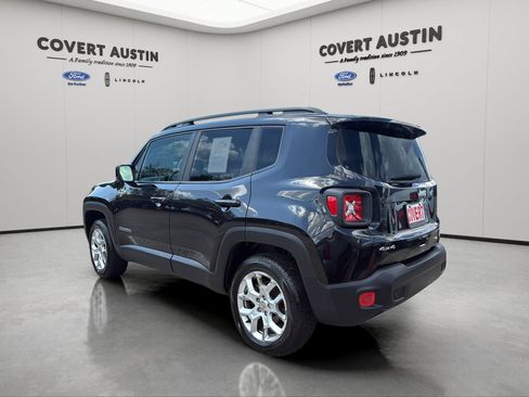 Used 2018 Jeep Renegade Latitude w/ Cold Weather Group AWD/4WD image 3