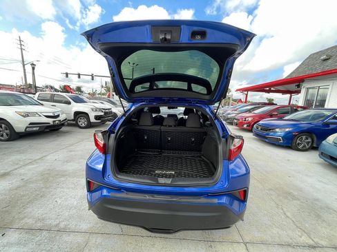 Used 2019 Toyota C-HR XLE FWD image 14