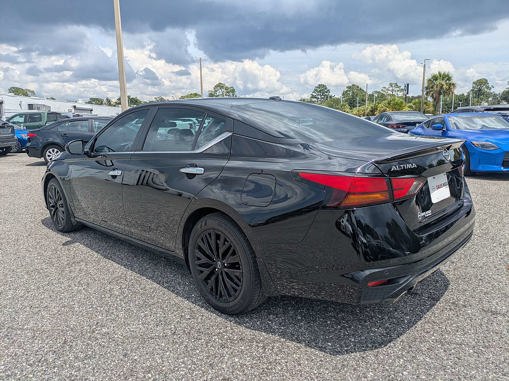 Used 2025 Nissan Altima 2.5 SV w/ SV Special Edition Package FWD image 5