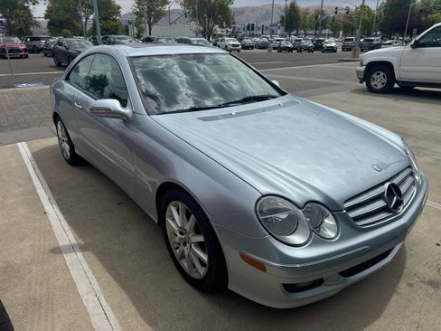 Used 2007 Mercedes-Benz CLK 350 Coupe image 2