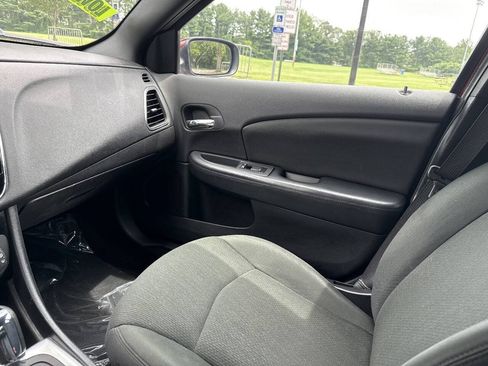 Used 2011 Chrysler 200 Touring FWD image 13