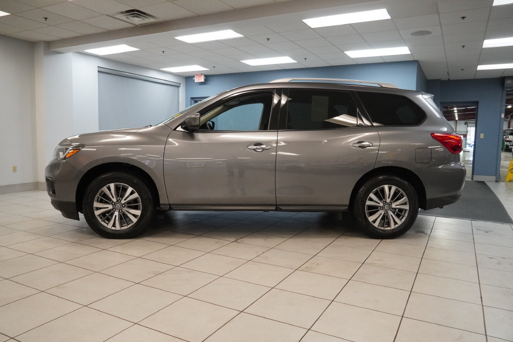 Used 2019 Nissan Pathfinder S AWD/4WD image 2