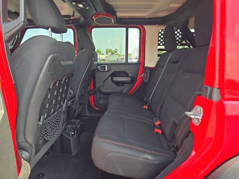 Used 2018 Jeep Wrangler Unlimited Rubicon AWD/4WD image 13
