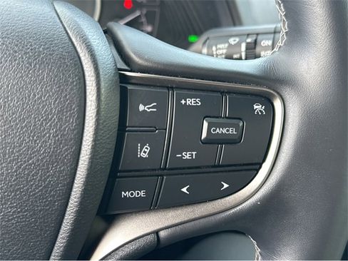 Used 2022 Lexus UX 250h image 32