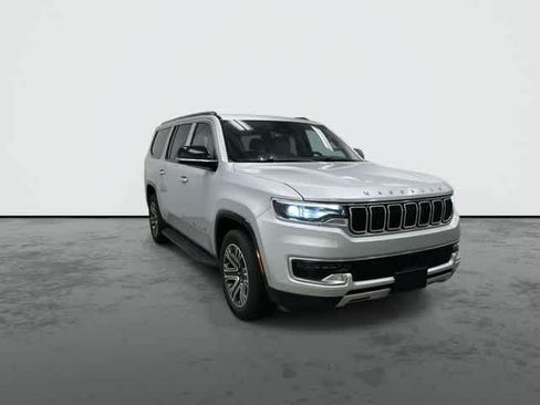 Used 2024 Jeep Wagoneer L Series II w/ Flexible Seating Group AWD/4WD image 6