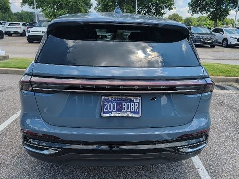 Used 2026 Lincoln Nautilus Premier AWD/4WD image 9