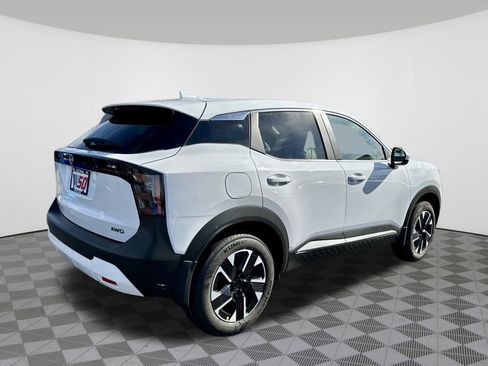 New 2025 Nissan Kicks SV image 3