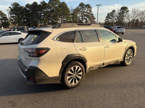 Used 2023 Subaru Outback Limited image 8