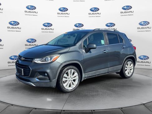 Used 2019 Chevrolet Trax Premier w/ LPO, Cargo Package FWD image 2
