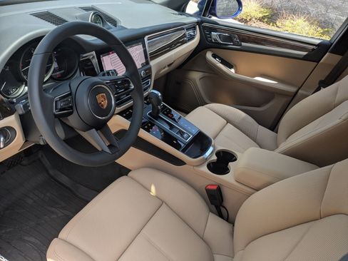 New 2026 Porsche Macan AWD/4WD image 4