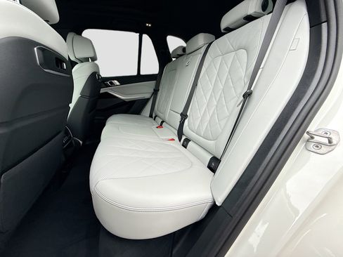 Used 2026 BMW X5 sDrive40i w/ Climate Comfort Package image 21