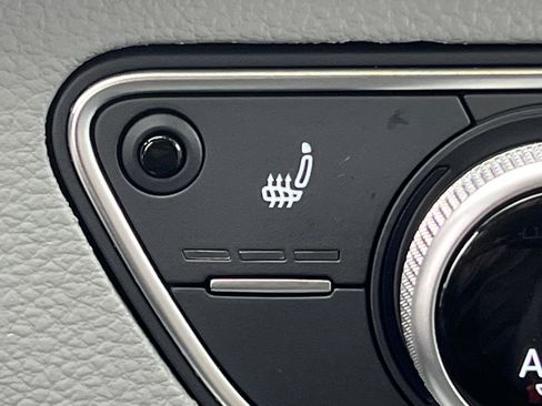 Used 2025 Audi Q5 2.0T Premium image 31