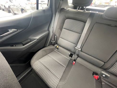 Used 2025 Chevrolet Equinox LT FWD image 39