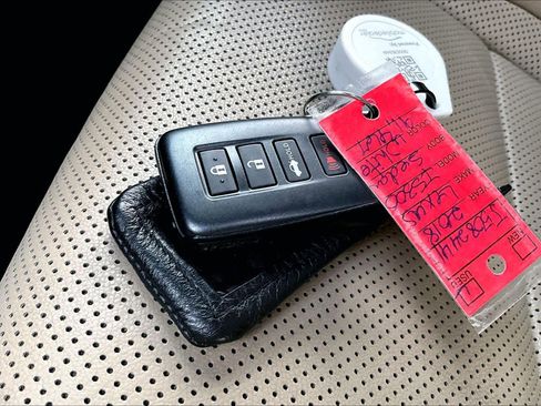 Used 2018 Lexus IS 300 F Sport w/ F Sport Package image 14