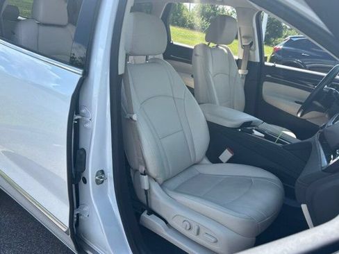 Used 2023 Buick Enclave Essence w/ Experience Buick Package AWD/4WD image 8