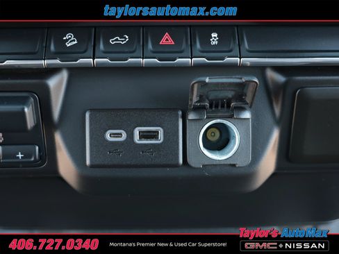 Used 2021 Chevrolet Silverado 1500 Custom Trail Boss AWD/4WD image 17