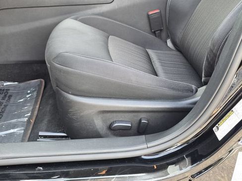 Used 2024 Nissan Altima 2.5 SV FWD image 14