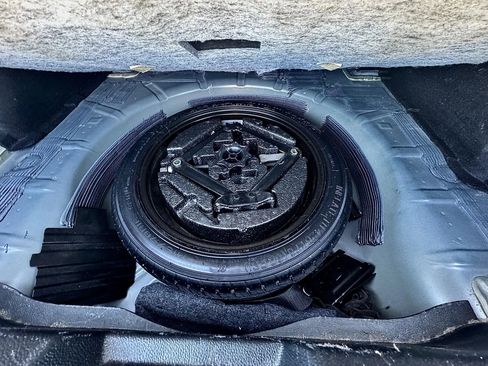 Used 2014 Chevrolet Cruze LT image 28