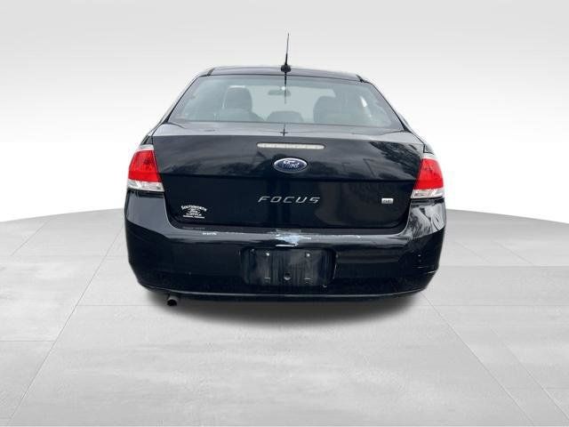 Used 2010 Ford Focus SE FWD image 6